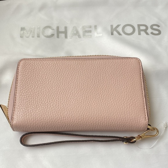 Michael Kors Wristlet/Wallet Jet Set Travel In Pink Pebbled Leather NWT - Picture 5 of 5